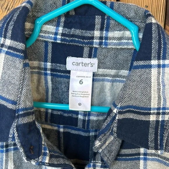 Boy’s Carter’s button down flannel shirt size 6. - Picture 2 of 3